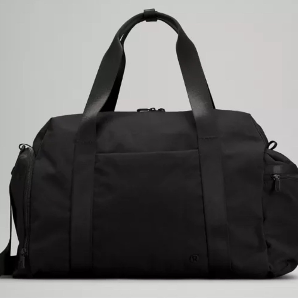 Lululemon Command the Day Duffel Bag Black